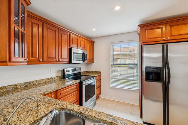 10375 CARROLLWOOD LANE 332, Tampa, FL 33618