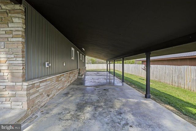 80 N FAIRFAX ST, Romney, WV 26757