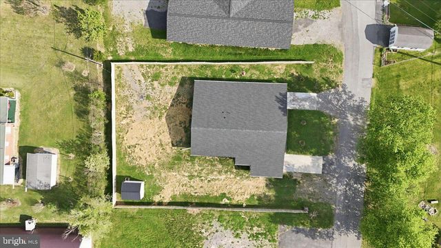 80 N FAIRFAX ST, Romney, WV 26757