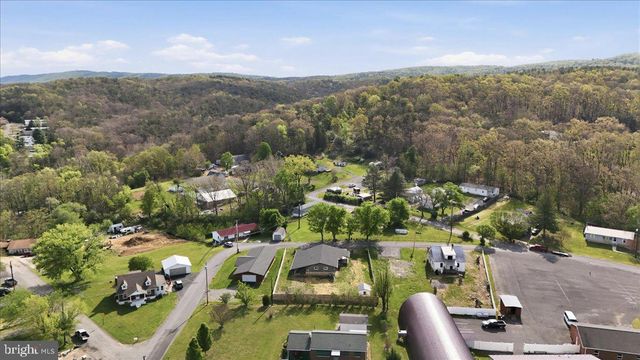 80 N FAIRFAX ST, Romney, WV 26757