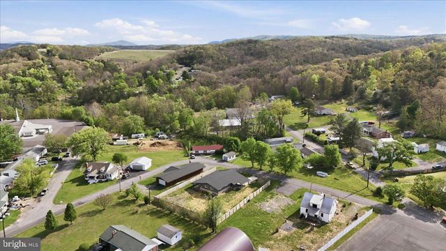 80 N FAIRFAX ST, Romney, WV 26757
