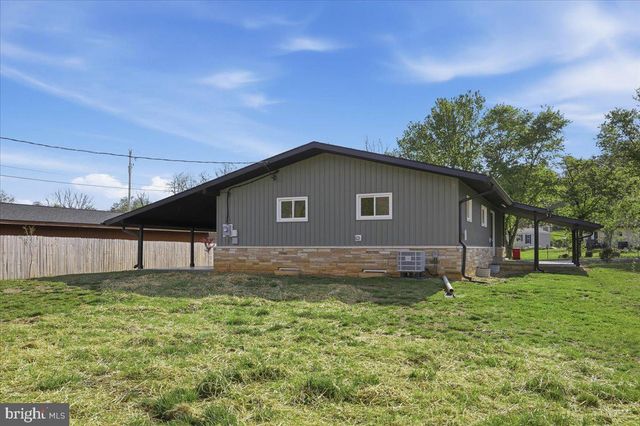 80 N FAIRFAX ST, Romney, WV 26757