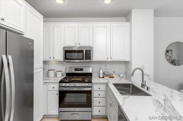 16910 Bixby St 1, San Diego, CA 92127