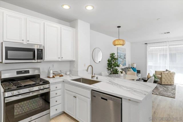16910 Bixby St 1, San Diego, CA 92127