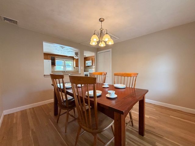 43 Deerfield Ave, Westwood, MA 02090