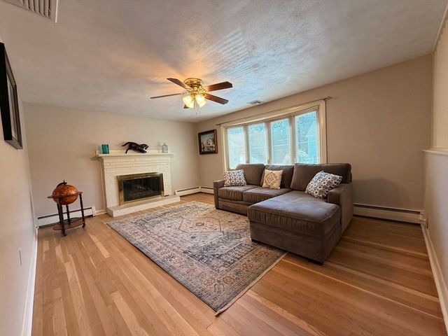 43 Deerfield Ave, Westwood, MA 02090
