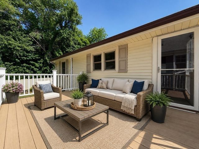 43 Deerfield Ave, Westwood, MA 02090
