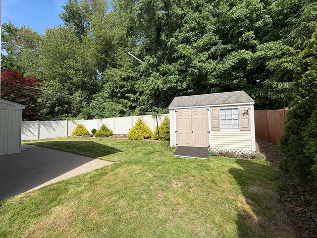 43 Deerfield Ave, Westwood, MA 02090
