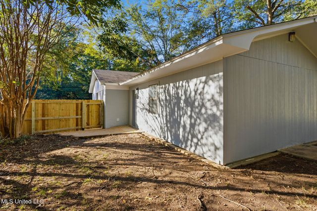 1068 Westway Street, Jackson, MS 39212