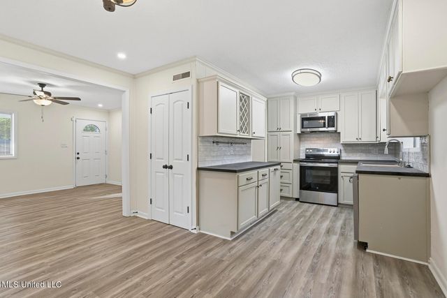 1068 Westway Street, Jackson, MS 39212