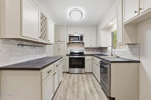 1068 Westway Street, Jackson, MS 39212