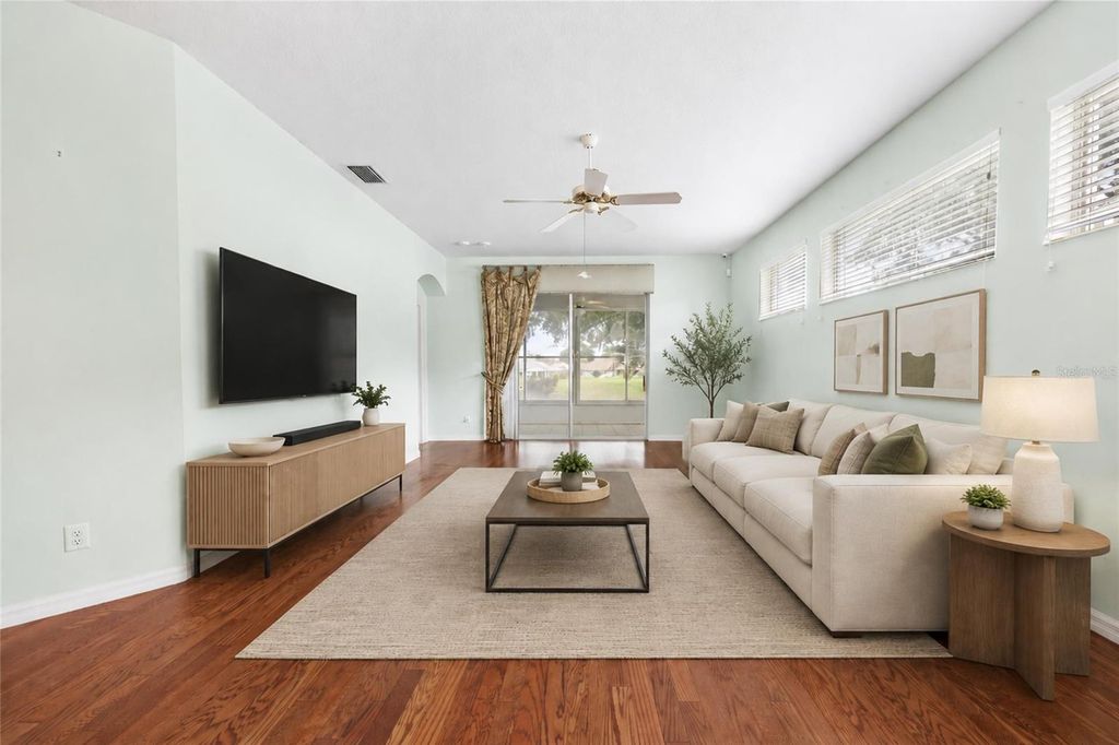 Image 5 of property listing at 4905 KELSO STREET, Leesburg, FL 34748