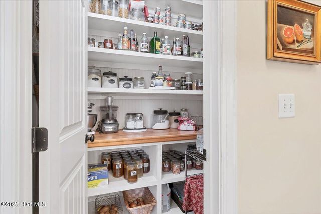 275 Wiregrass Lane, Southern Pines, NC 28387