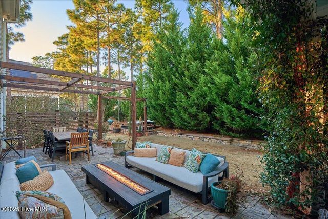 275 Wiregrass Lane, Southern Pines, NC 28387