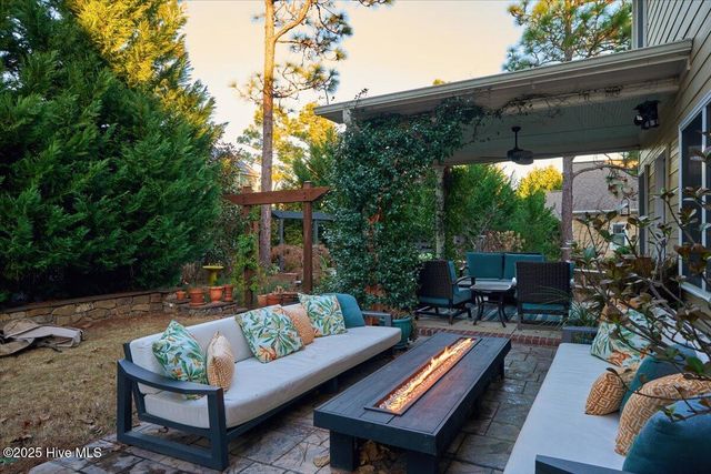 275 Wiregrass Lane, Southern Pines, NC 28387