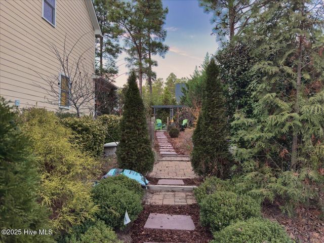 275 Wiregrass Lane, Southern Pines, NC 28387