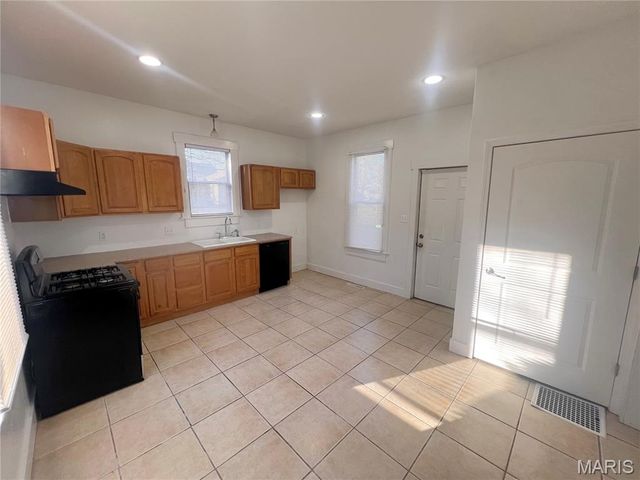 1631 N Church Street, Belleville, IL 62221