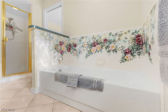 9439 Palm Island CIR, North Fort Myers, FL 33903