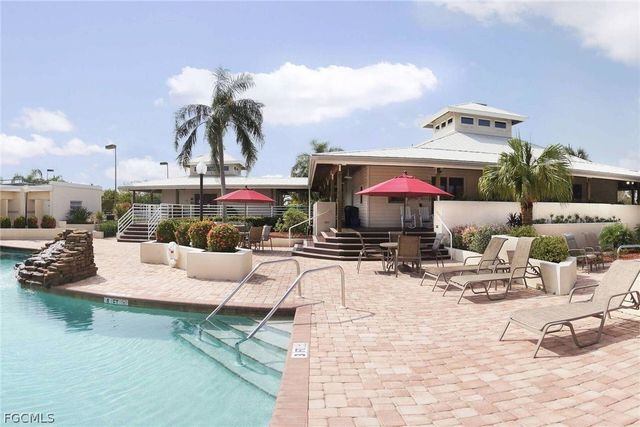 9439 Palm Island CIR, North Fort Myers, FL 33903