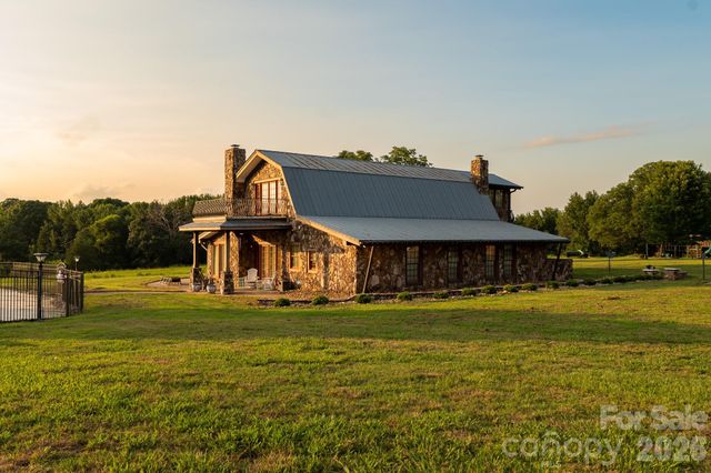2800 Waxhaw Indian Trail Road S, Waxhaw, NC 28173