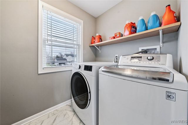 2899 Brookfield Drive, Wheatfield, NY 14132