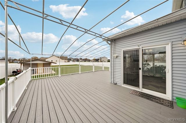 2899 Brookfield Drive, Wheatfield, NY 14132