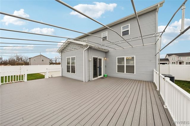 2899 Brookfield Drive, Wheatfield, NY 14132