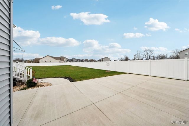 2899 Brookfield Drive, Wheatfield, NY 14132