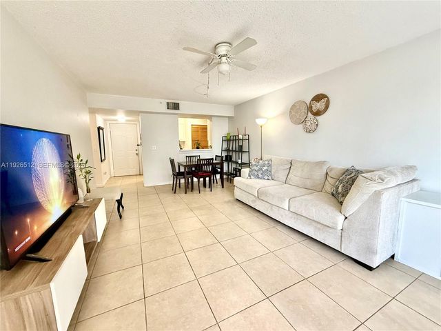 1341 SE 3rd Ave 102, Dania Beach, FL 33004
