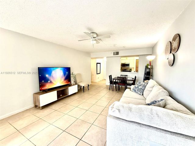 1341 SE 3rd Ave 102, Dania Beach, FL 33004