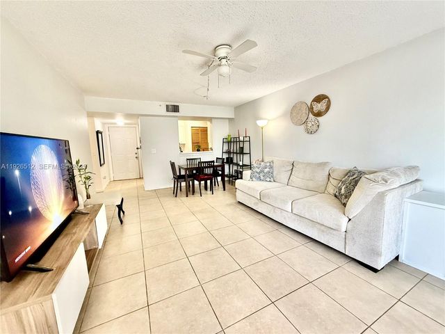 1341 SE 3rd Ave 102, Dania Beach, FL 33004