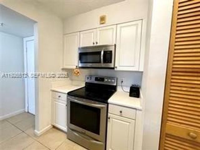 1341 SE 3rd Ave 102, Dania Beach, FL 33004