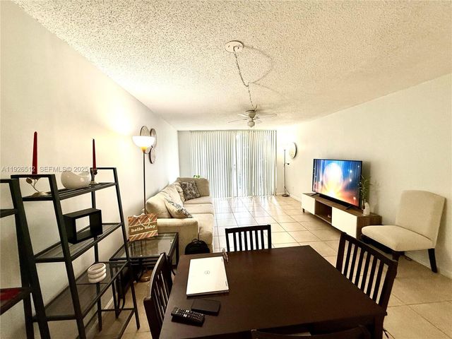 1341 SE 3rd Ave 102, Dania Beach, FL 33004