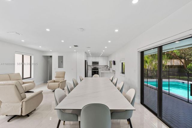 965 NE 171st St, Miami, FL 33162