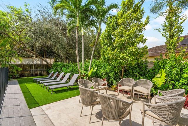 965 NE 171st St, Miami, FL 33162