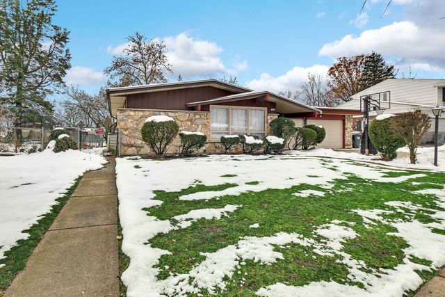 1028 W Strieff Lane, Glenwood, IL 60425