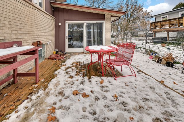 1028 W Strieff Lane, Glenwood, IL 60425