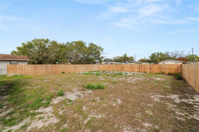 272 AVENUE A, Waverly, FL 33877