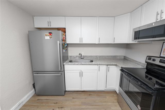 272 AVENUE A, Waverly, FL 33877