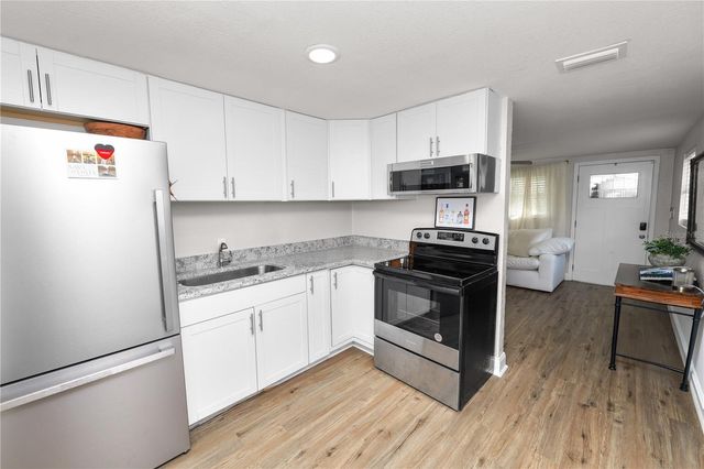 272 AVENUE A, Waverly, FL 33877