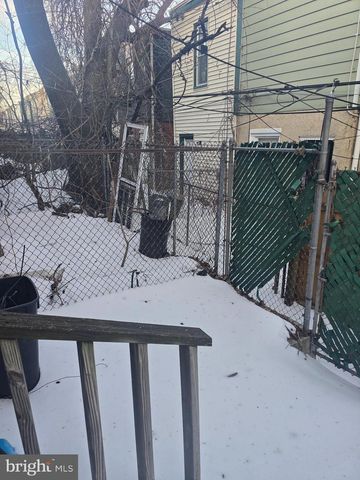 2211 N GRATZ ST, Philadelphia, PA 19132