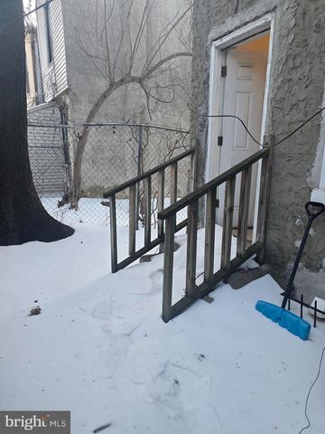 2211 N GRATZ ST, Philadelphia, PA 19132