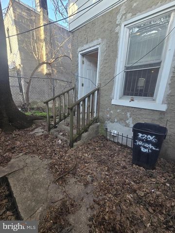 2211 N GRATZ ST, Philadelphia, PA 19132