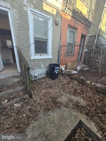 2211 N GRATZ ST, Philadelphia, PA 19132