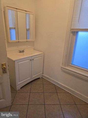 2211 N GRATZ ST, Philadelphia, PA 19132