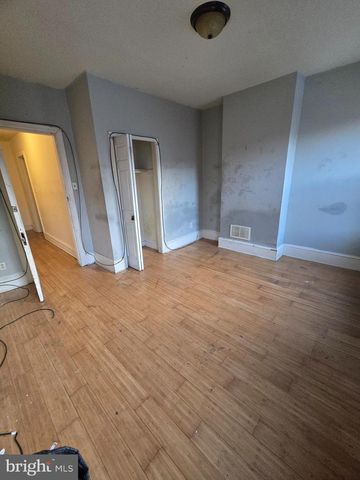 2211 N GRATZ ST, Philadelphia, PA 19132