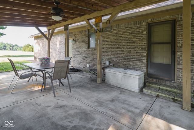 4094 S County Road 200 E, Clayton, IN 46118
