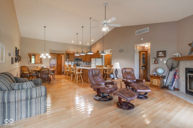 4094 S County Road 200 E, Clayton, IN 46118