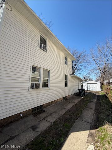 1213 Smithfarm Avenue, Akron, OH 44305