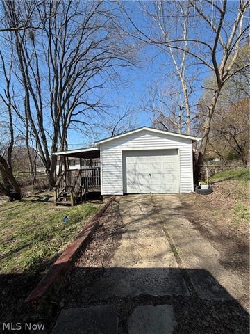 1213 Smithfarm Avenue, Akron, OH 44305